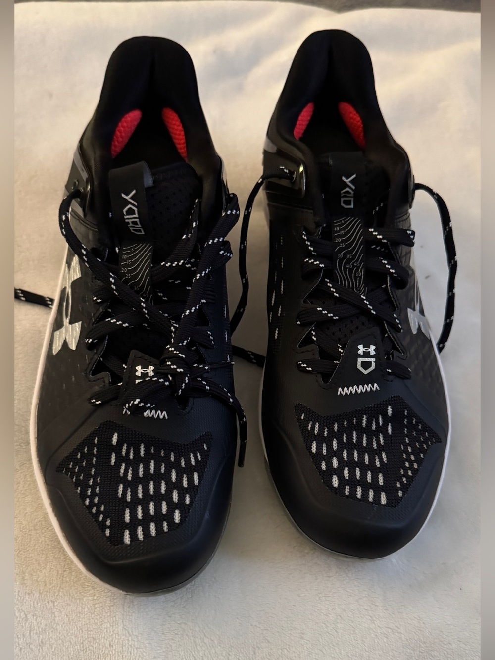 Under Armour Black Baseball Cleats Shoes  size 7 NWOB